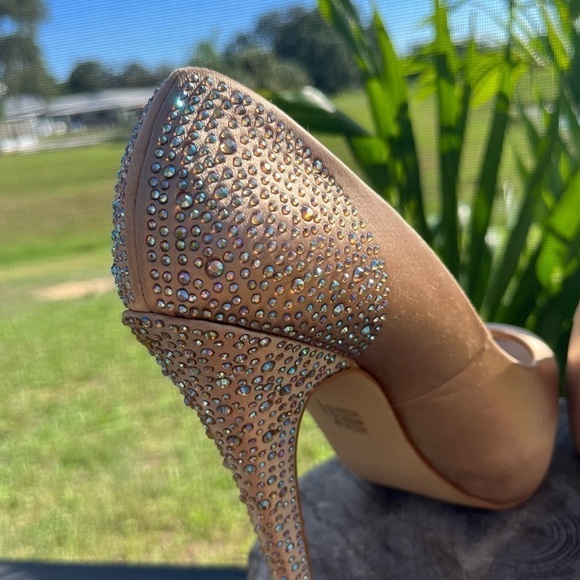 Steve Madden gold satin peep toe heels with rhinestones sz 8.5 - Picture 6 of 12